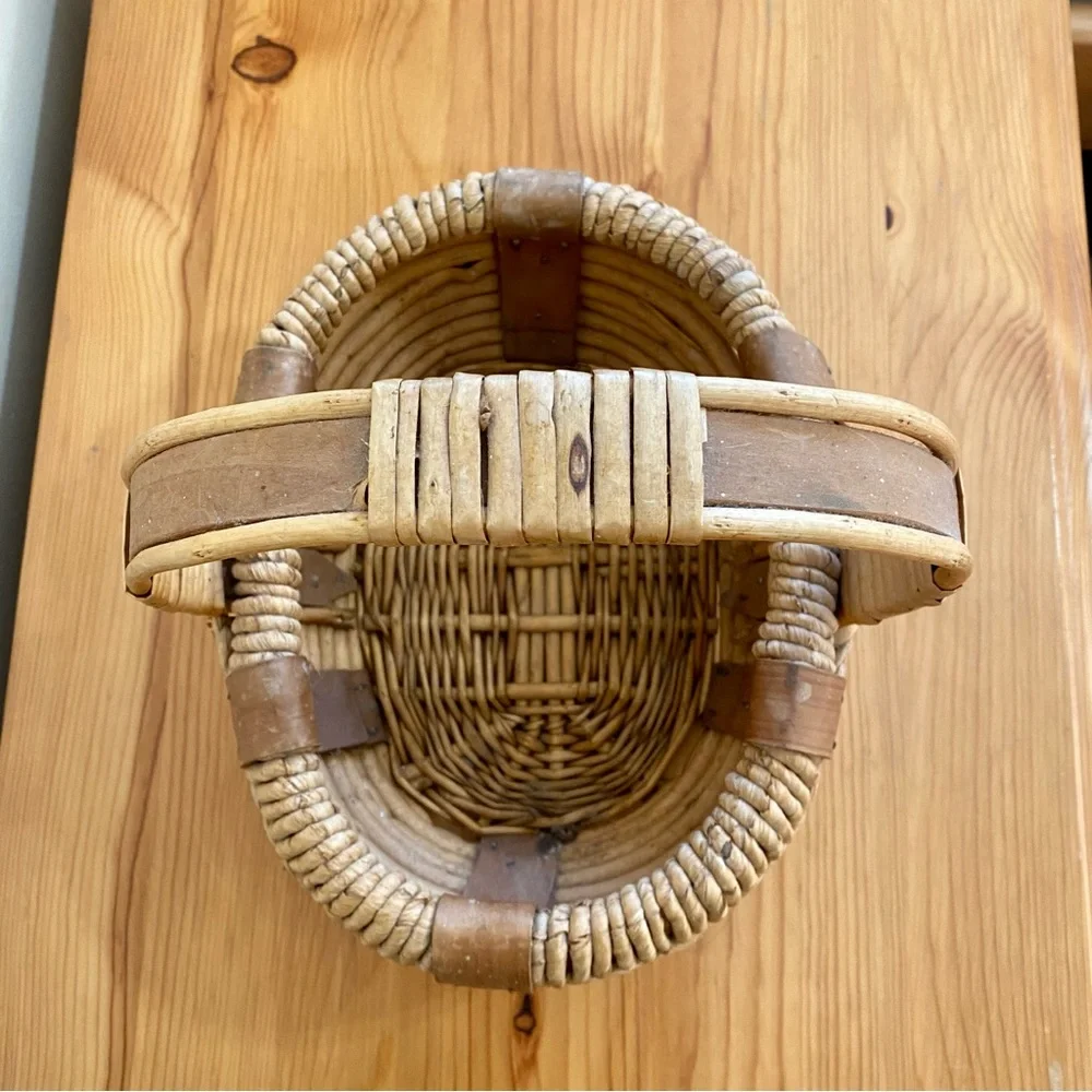 Vintage Wood Basket Oval Handmade Natural materials Rustic Cottage